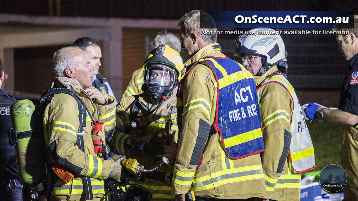 20221027 2100 queanbeyan unit fire image 9